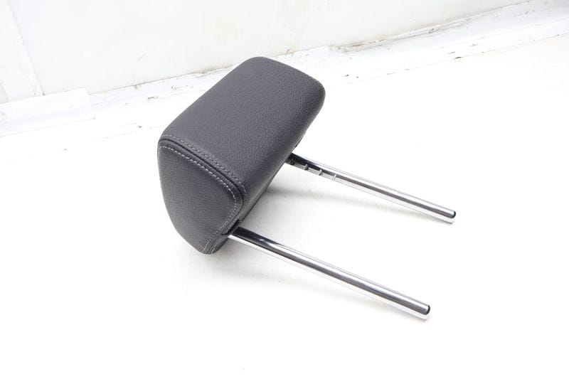 Headrest / Head Rest 52207366554 — Used (SKU 665883)