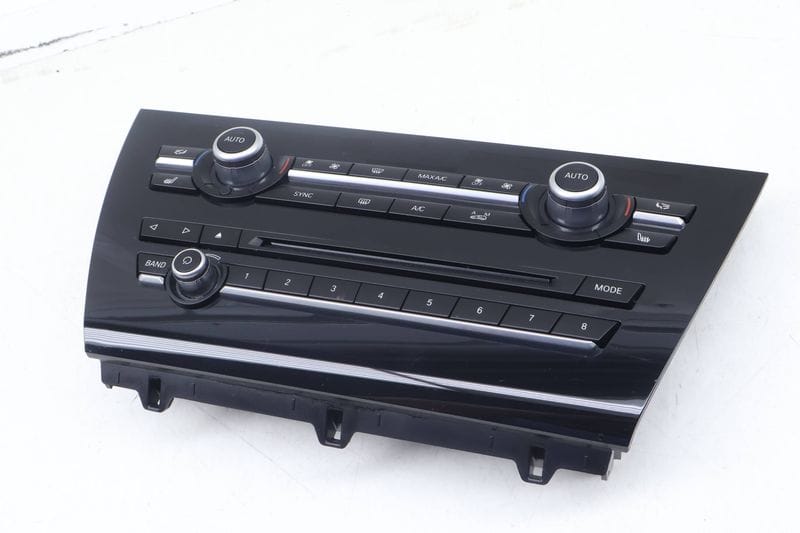 AC Climate Control / Stereo / Radio Unit 64116831943 — Used (SKU 656926)