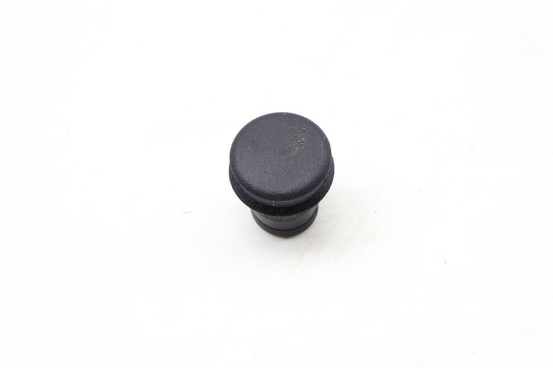 Cigarette Lighter Socket Plug 61349316116 — Used (SKU 643908)