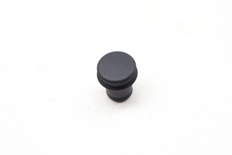 Cigarette Lighter Socket Plug 61349316116 — Used (SKU 643909)