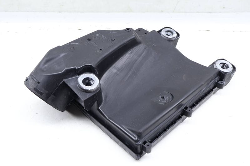 Engine Air Filter Housing / Box (LOWER) 13717583713 — Used (SKU 644074)
