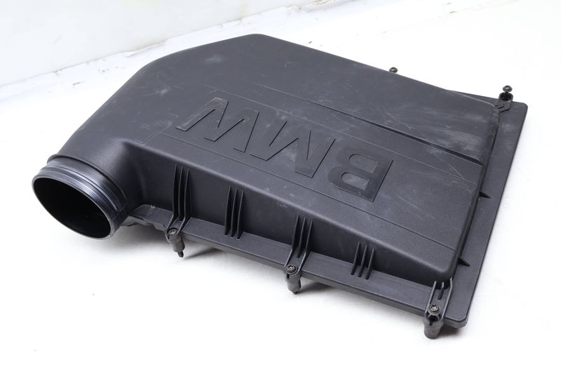 Engine Air Filter Housing / Box (UPPER) 13717583713 — Used (SKU 657134)