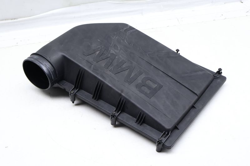 Engine Air Filter Housing / Box (UPPER) 13717583713 — Used (SKU 667042)