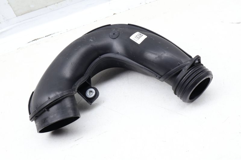 Engine Air Intake Duct 13718614548 — Used (SKU 657279)