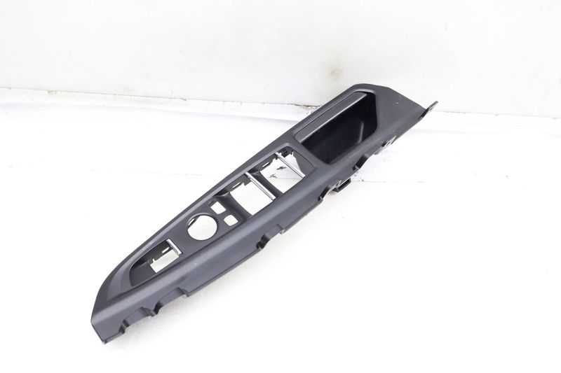 Door Master Window Switch Trim 51417317699 — Used (SKU 656957)