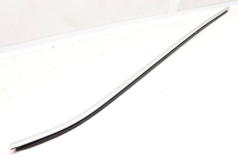 Exterior Door Window Slot Seal /Trim 51337289621 — Used (SKU 552564)