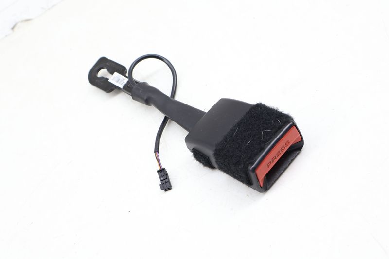Seat Buckle / Receiver 72117297131 — Used (SKU 666756)