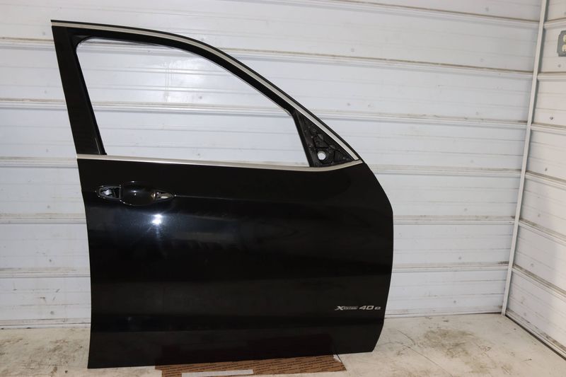 Door Shell / Skin / Frame 41517386738 — Used (SKU 552997)