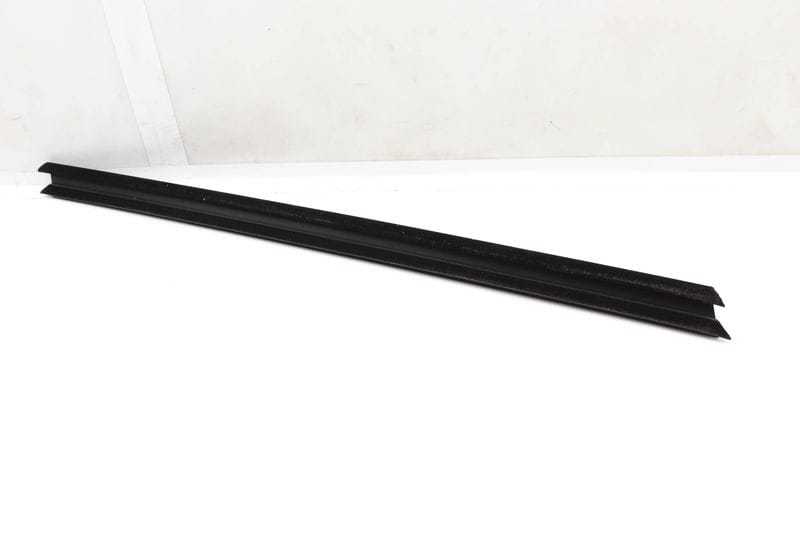 Interior Door Window Slot Seal Trim 51337289628 — Used (SKU 563290)