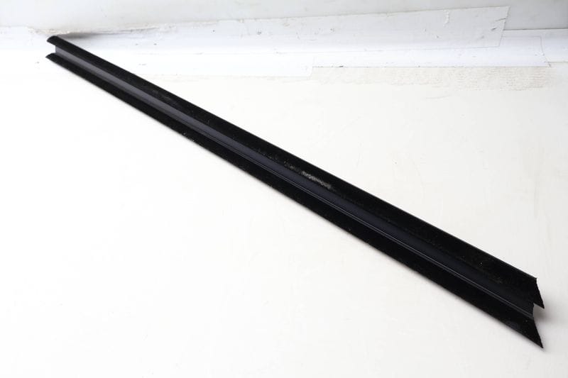 Interior Door Window Slot Seal Trim 51337289628 — Used (SKU 656975)