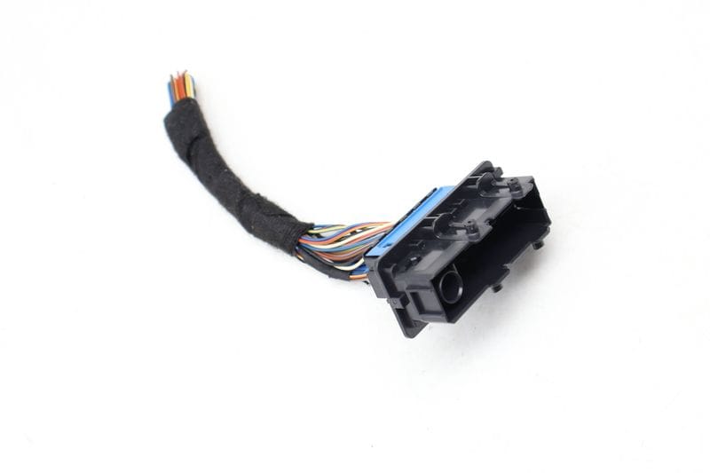 Door Wiring Harness Connector / Pigtail 9221027 — Used (SKU 666941)