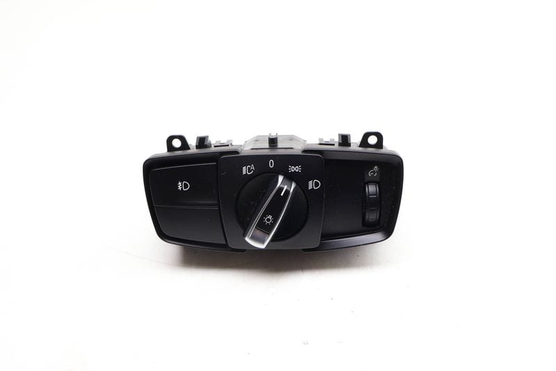Headlight / Fog Light Switch 61316824887 — Used (SKU 643899)