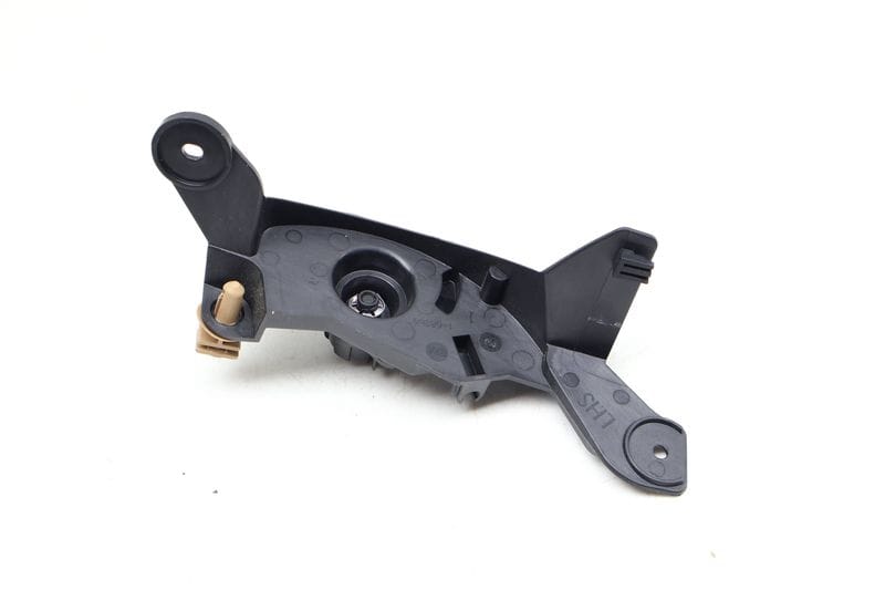 Hood Release Lever / Handle Bracket 51437284598 — Used (SKU 666846)