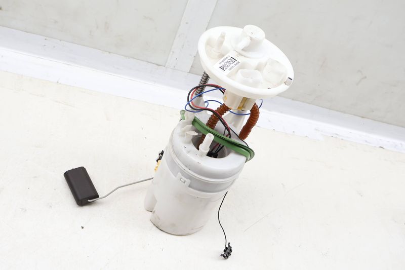 IN-Tank Fuel Pump Assembly 16117403906 — Used (SKU 644099)