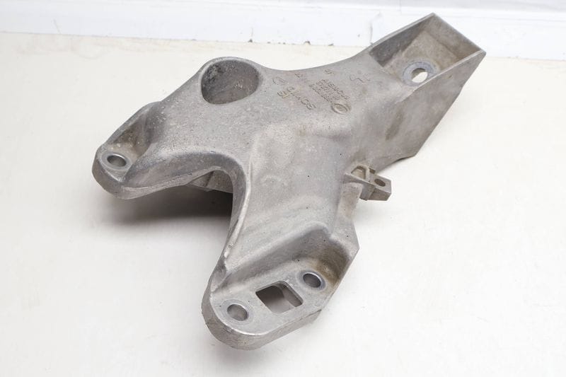 Engine / Motor Mount Bracket 22116852855 — Used (SKU 657158)