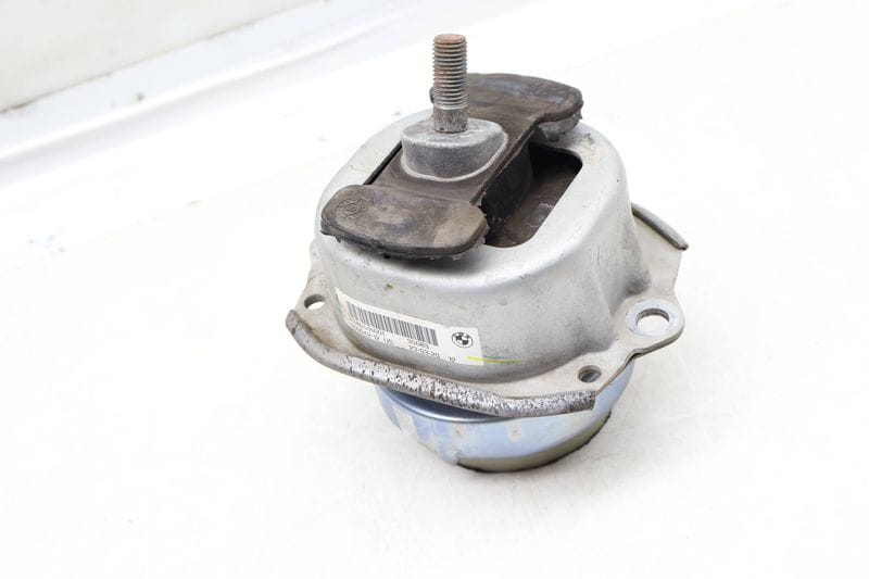 Engine / Motor Mount 22116865146 — Used (SKU 657141)