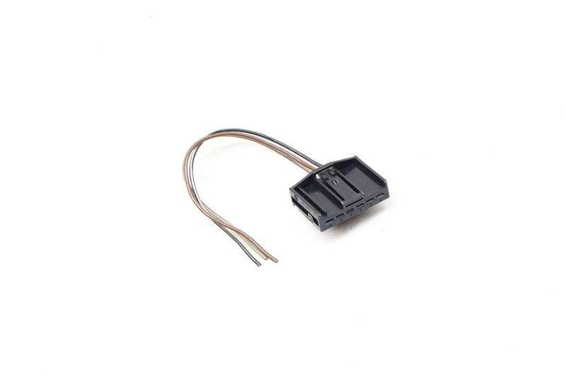 Outer Tail Light / Lamp Wiring Harness Connector / Pigtail — Used (SKU 656997)