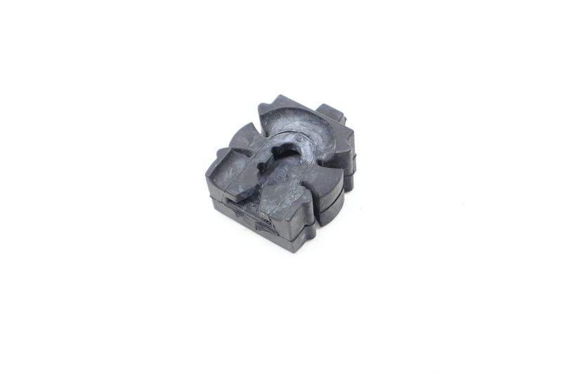 Radiator Rubber Mount 17117553480 — Used (SKU 666926)