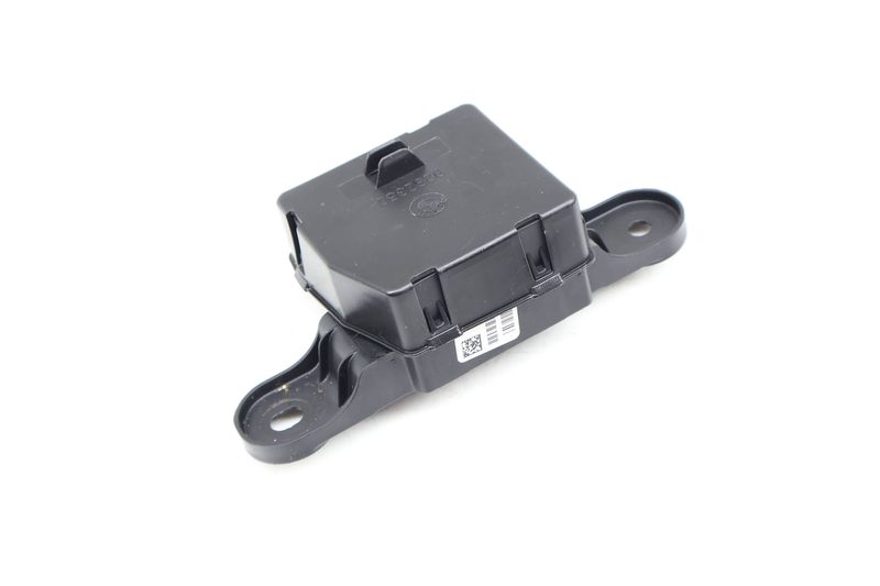 Battery Terminal / Distribution Point 61139292351 — Used (SKU 666933)