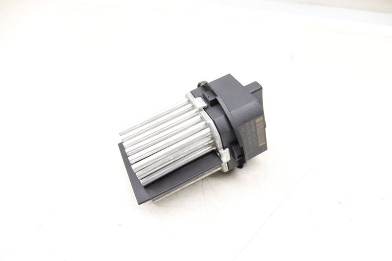 Blower Motor Resistor 64116949645 — Used (SKU 552302)