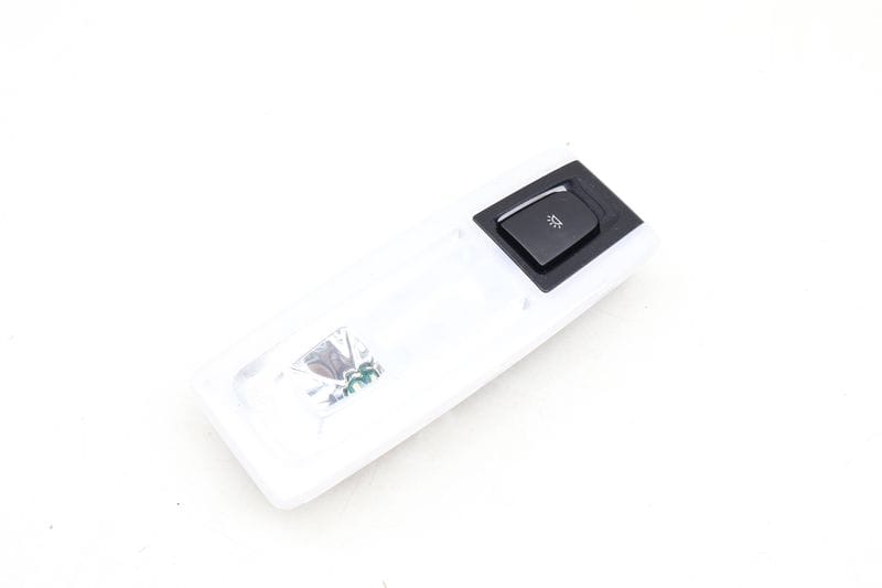 Interior Dome Reading Light 63319288995 — Used (SKU 643930)