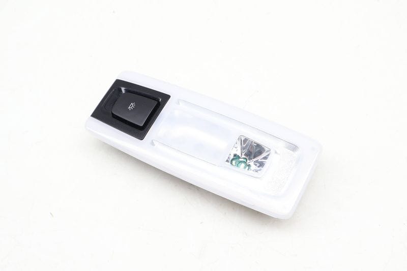 Interior Dome Reading Light 63319288995 — Used (SKU 643931)