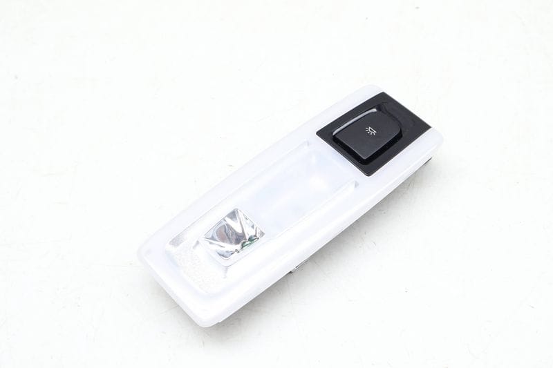 Interior Dome Reading Light 63319288995 — Used (SKU 657039)