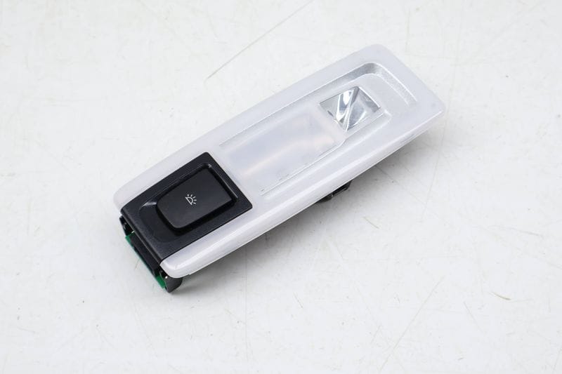 Interior Dome Reading Light 63319288995 — Used (SKU 666857)