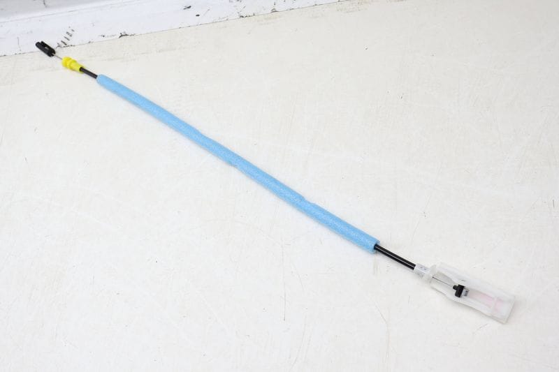 Interior Door Handle Release / Bowden Cable 51227293622 — Used (SKU 666766)