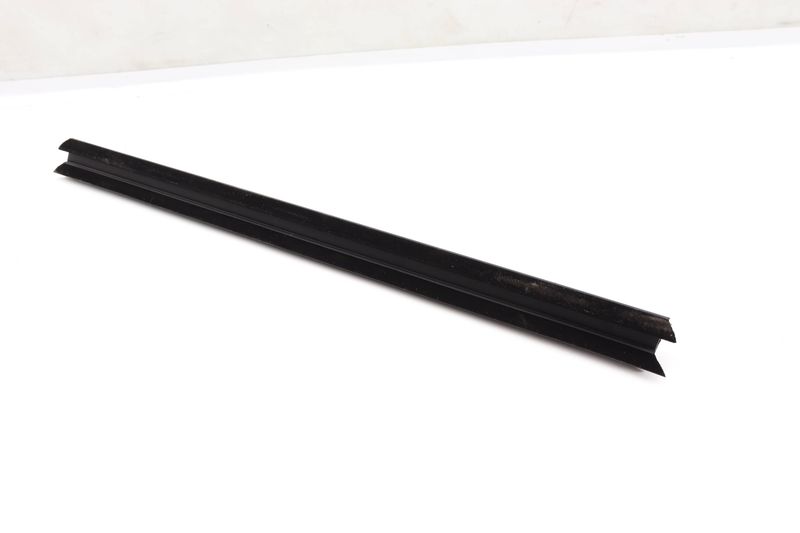 Interior Door Window Slot Seal Trim 51227289642 — Used (SKU 563292)