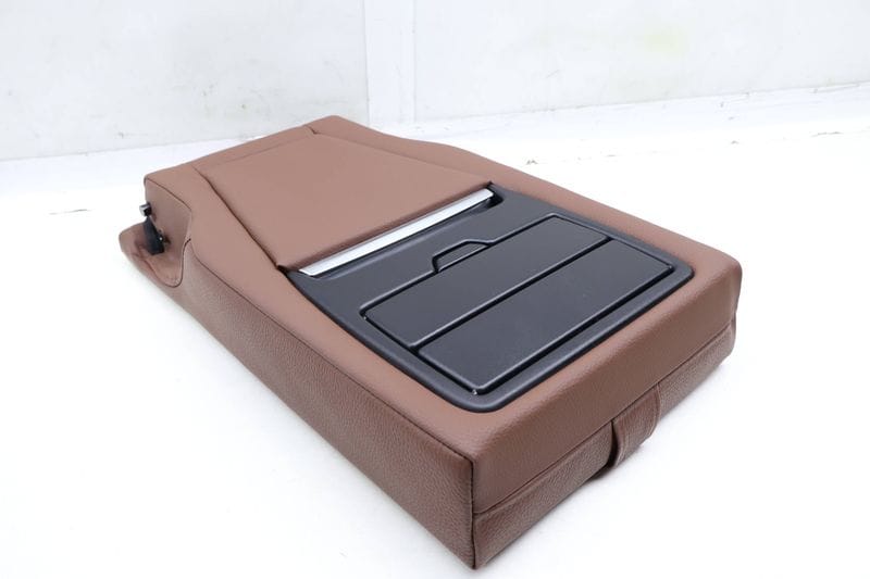 Seat Armrest / Cup Holder (CENTER) 52207353228 — Used (SKU 644009)