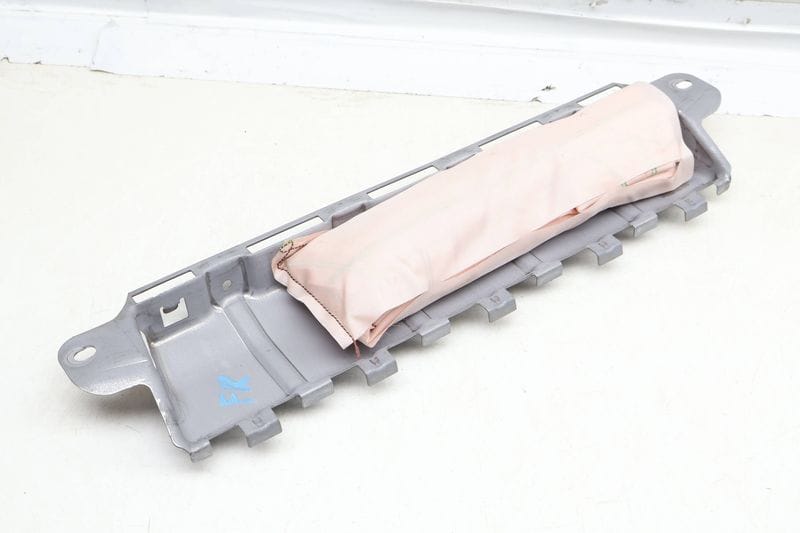 Dash Knee Panel Airbag / Air Bag 72129311683 — Used (SKU 657111)