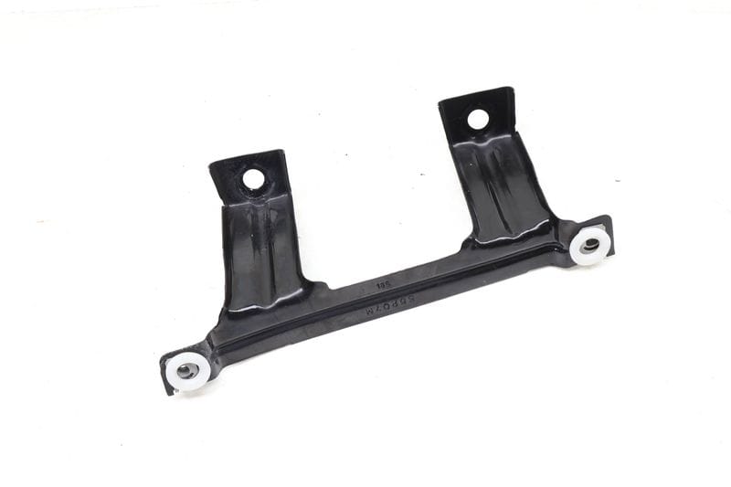 Fender Mount / Bracket (CENTER) 51647294552 — Used (SKU 657249)