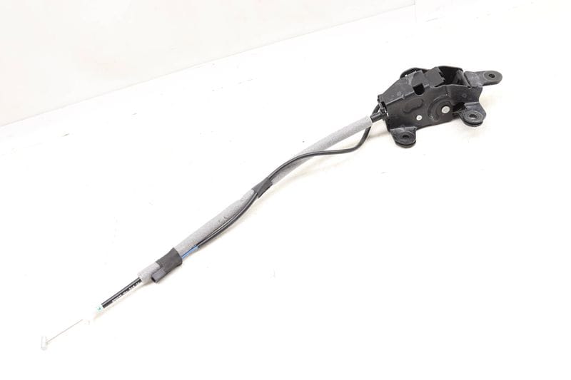 Lower Trunk Hatch Latch / Lock 51247351058 — Used (SKU 552562)
