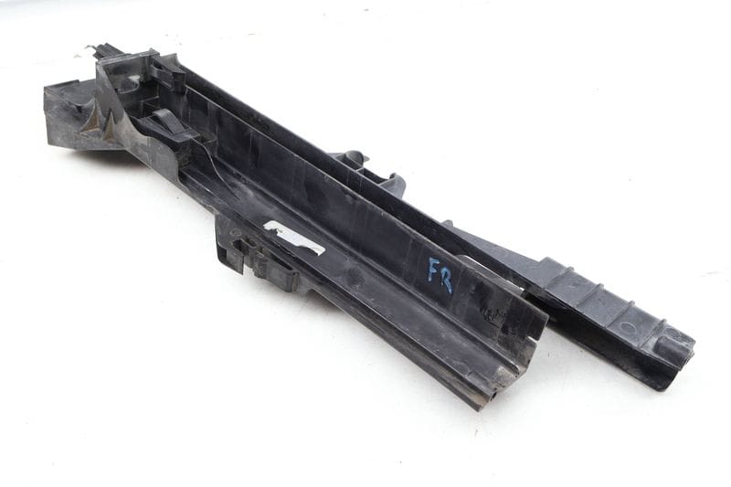 Radiator Module Carrier / Cover 17118572189 — Used (SKU 657250)