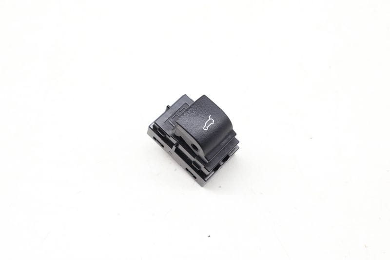 Trunk / Hatch Release Switch 61319318704 — Used (SKU 643913)