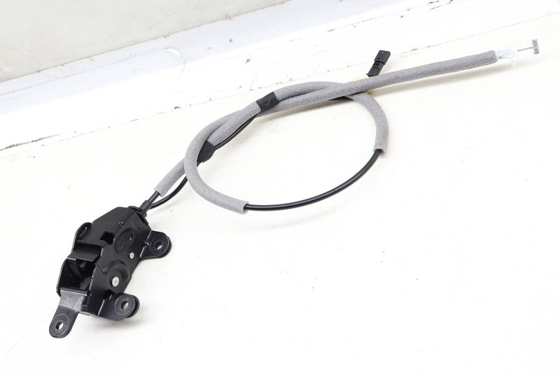 Trunk Lid Latch / Lock 51247183196 — Used (SKU 657121)