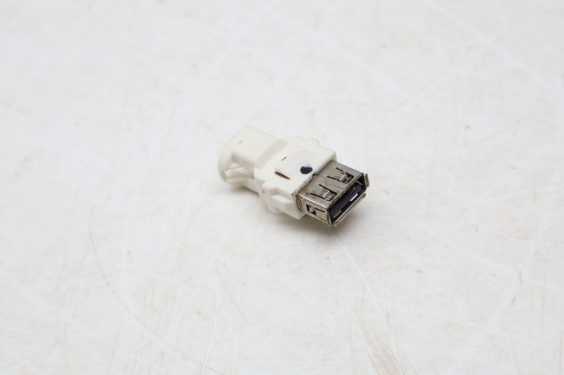 USB Adapter 84109390501 — Used (SKU 666833)