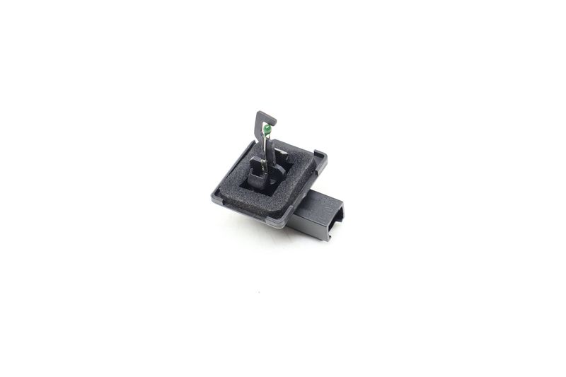 Climate Air Temperature / Temp Sensor CPLA19C734CA — Used (SKU 626839)