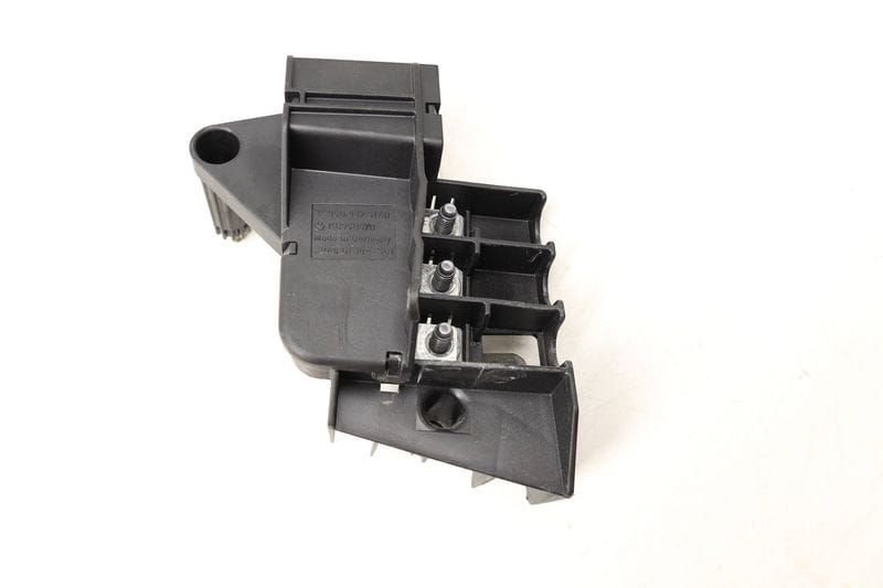 Battery Jumper Point 95B937517B — Used (SKU 517307)