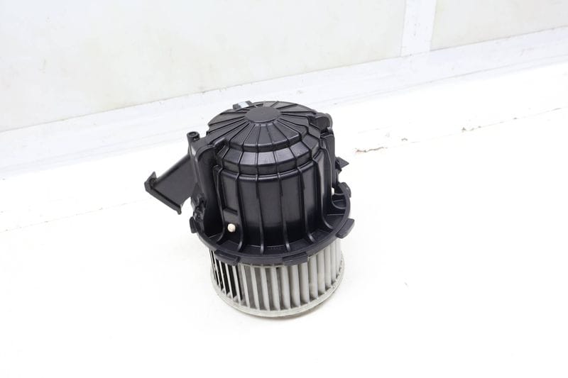 Blower Motor / Fan 8T1820021 — Used (SKU 700500)