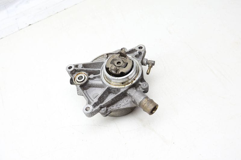 Engine Vacuum Pump 94811005006 — Used (SKU 700491)