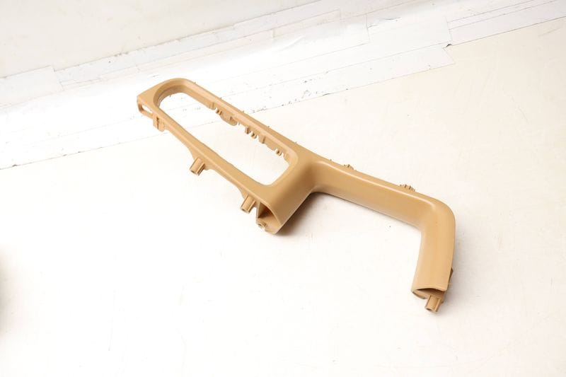 Door Panel Armrest / Switch Trim 95B867151 — Used (SKU 700117)