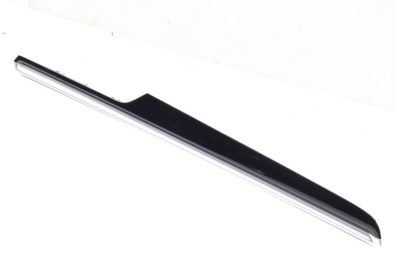 Door Panel Trim / Molding 95B867409D — Used (SKU 629010)