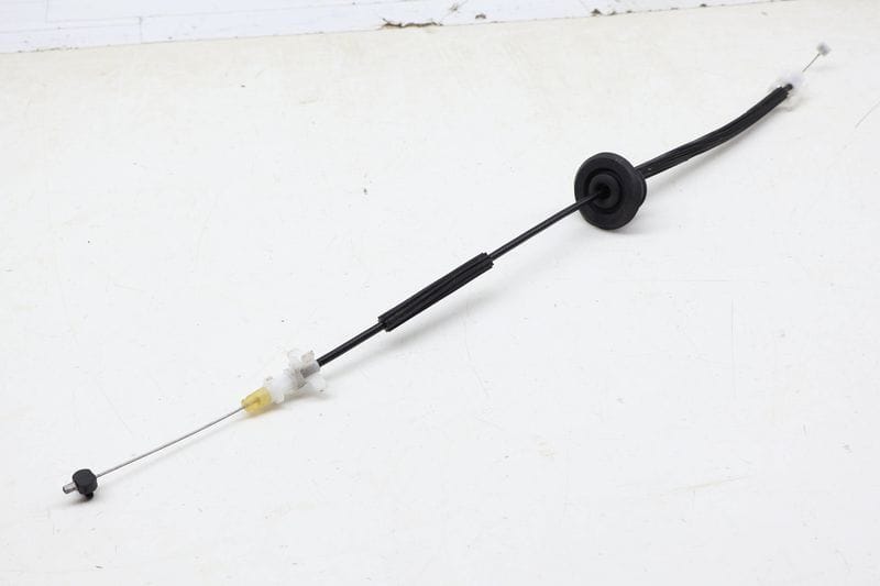 Interior Door Handle Bowden Cable 95B837085 — Used (SKU 700386)