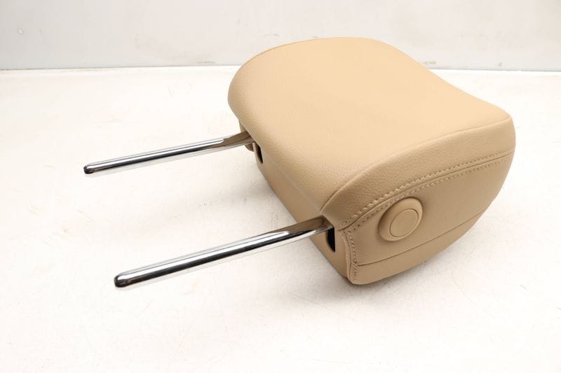 Seat Headrest / Head Rest 95B881901P — Used (SKU 516987)