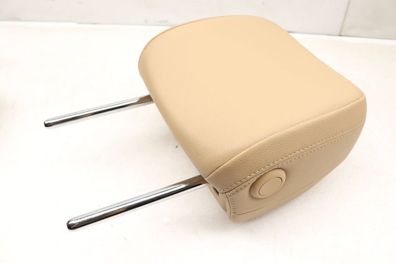 Seat Headrest / Head Rest 95B881901P — Used (SKU 516988)