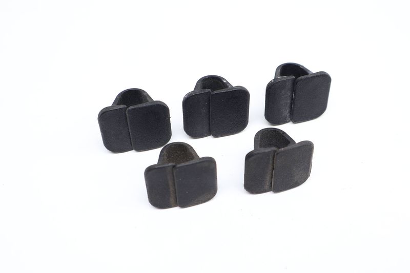 Hood Insulation / Sound Blanket Clip Set (5) 1T0863727 — Used (SKU 700238)