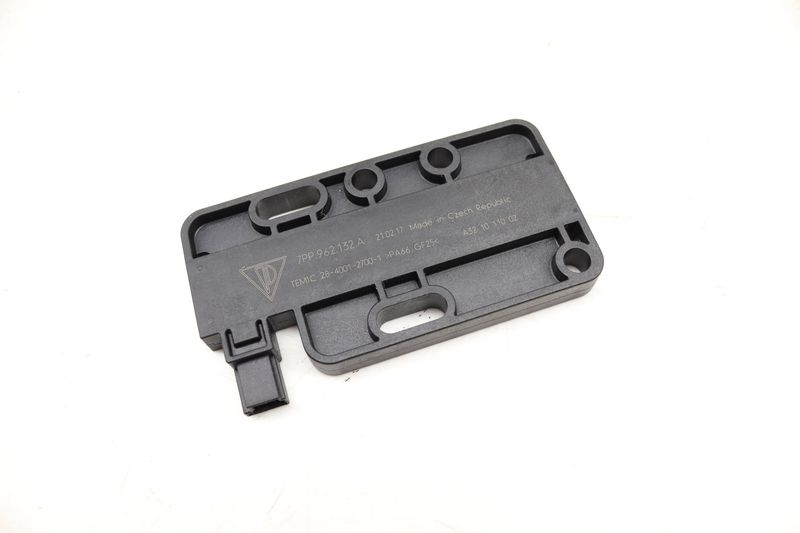 Kessy / Keyless Entry Antenna 7PP962132A — Used (SKU 495607)