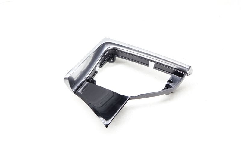 Center Air Vent Dash Trim / Bezel 95B857190L — Used (SKU 664317)